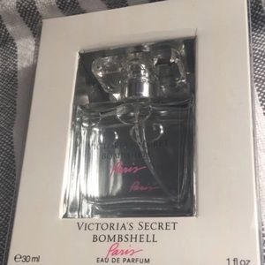 NIB Victoria’s Secret bombshell Paris